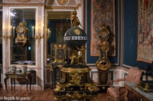 A timepiece from the Louis XIV - Louis XVI rooms.