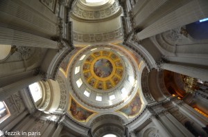 The ceiling of the tomb. another instance of large circular object plus spherical working fairly well together.