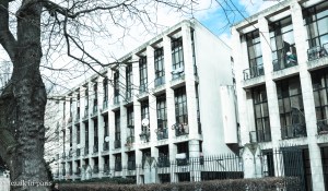 A shot of the lovely apartment buildings that surround the basilica.